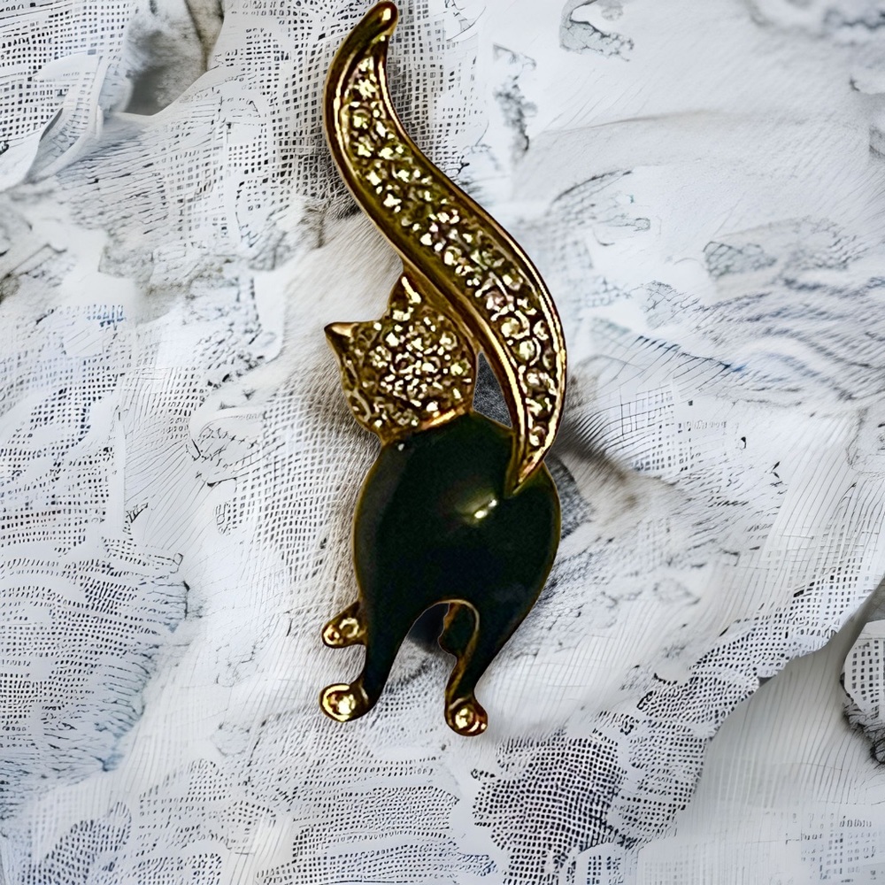 Vintage Atwood & Sawyer cat butt crystal brooch